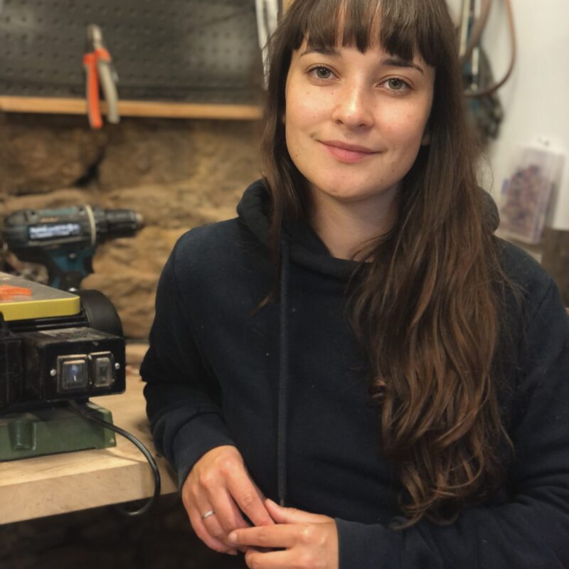 Portrait Yuna Le Chant du Bois bijoux bois